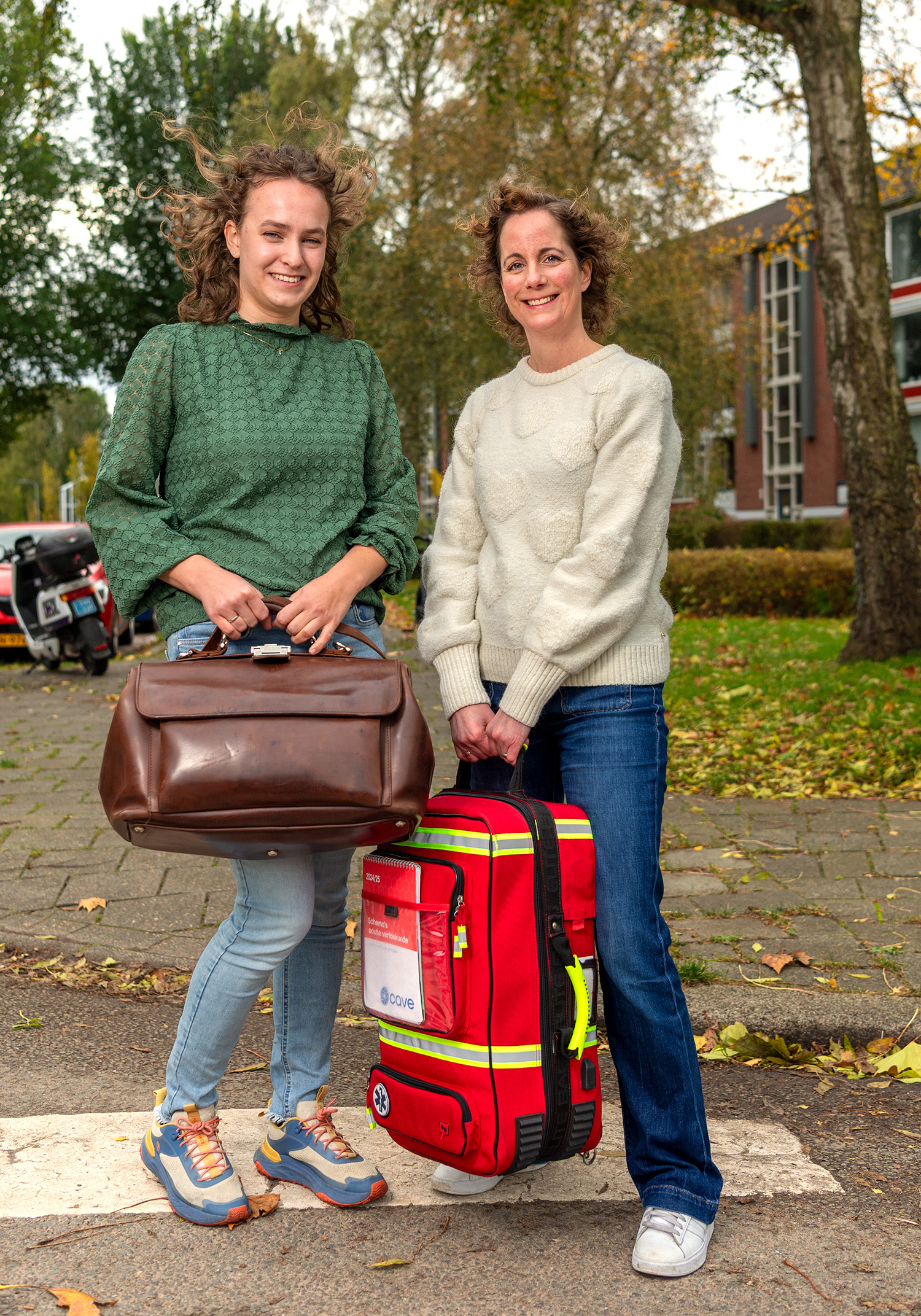 Fotografie is Chico’s stiel! Hij probeert de eigenheid van mensen en hun omgeving te vangen, zonder iets te veranderen aan hun doen en laten. Nova Verloskundigen Groningen in Selwerd van Laetitia Timmerman-Moes en Carolien van der Kooij-Vis.